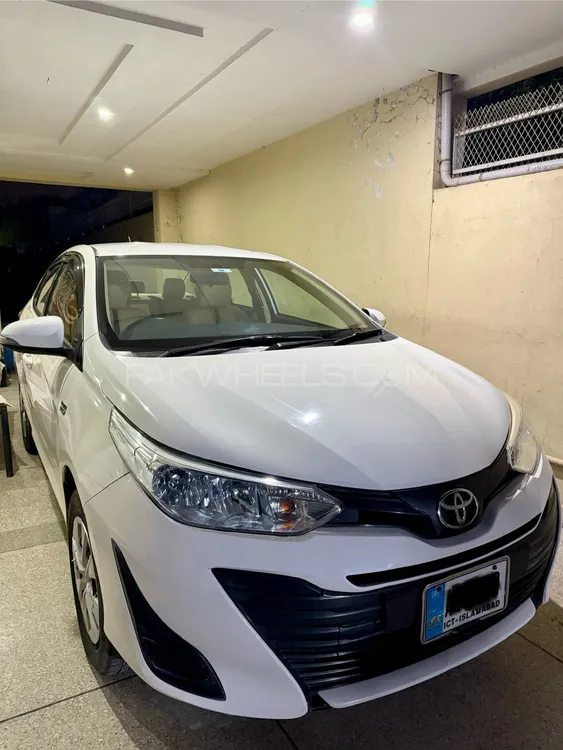 Toyota Yaris Sedan 2020 for Sale in Lahore Image-1