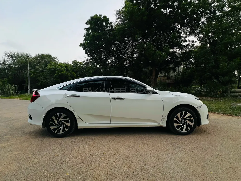 Honda Civic 2017 for Sale in Karachi Image-1