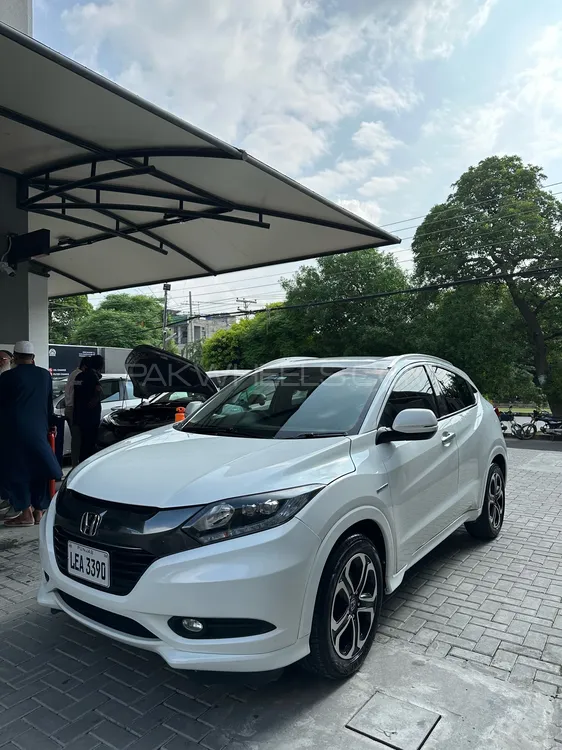 Honda Vezel 2015 for Sale in Lahore Image-1