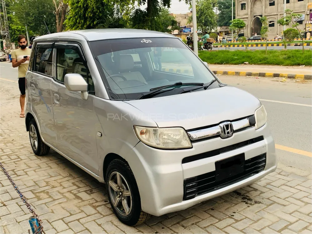 Honda Zest 2010 for Sale in Lahore Image-1