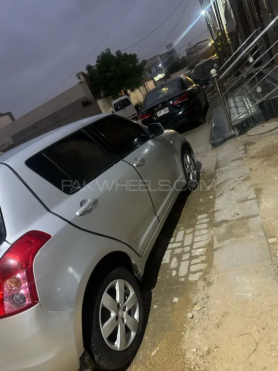 Suzuki Swift 2013 for Sale in Karachi Image-1