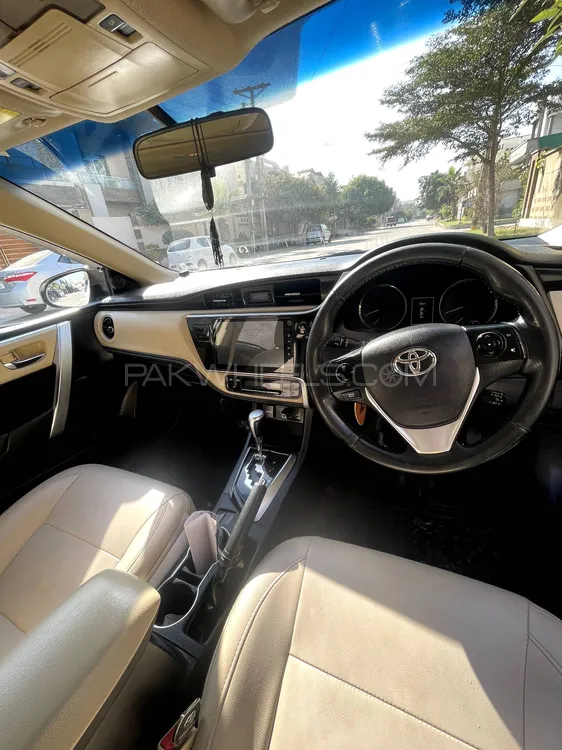 Toyota Corolla 2018 for Sale in Faisalabad Image-1