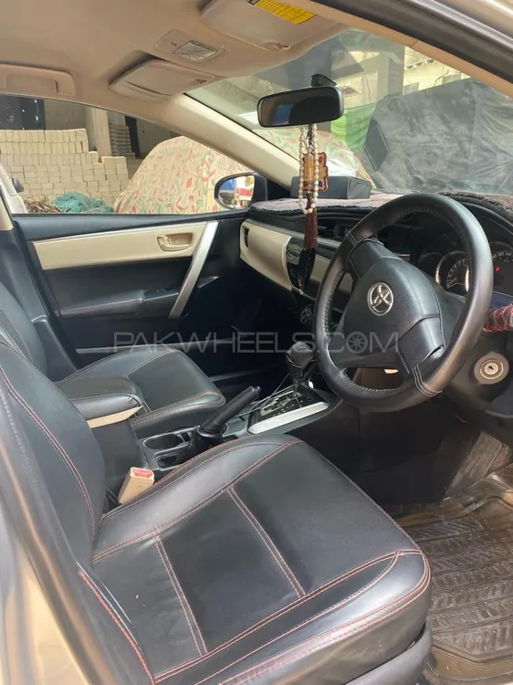 Toyota Corolla 2015 for Sale in Karachi Image-1