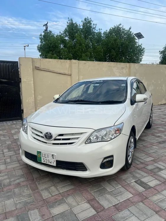 Toyota Corolla 2013 for Sale in Lahore Image-1