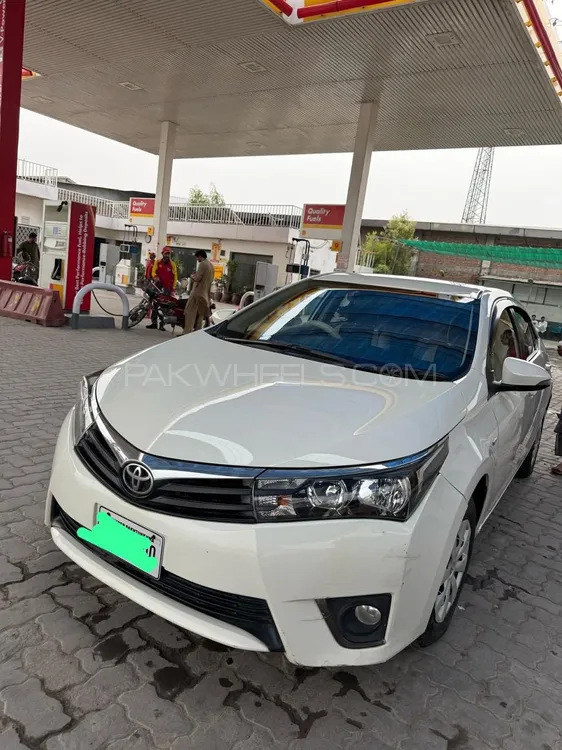 Toyota Corolla 2015 for Sale in Peshawar Image-1