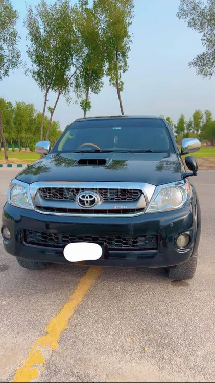 Toyota Hilux 2009 for Sale in Islamabad Image-1
