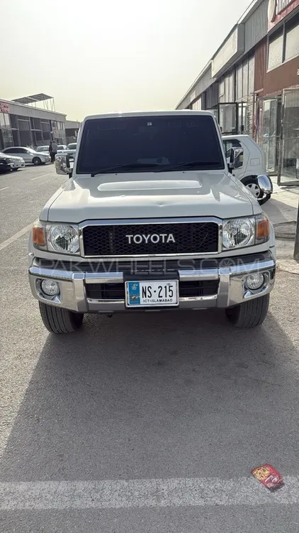 Toyota Land Cruiser 2005 for Sale in Islamabad Image-1