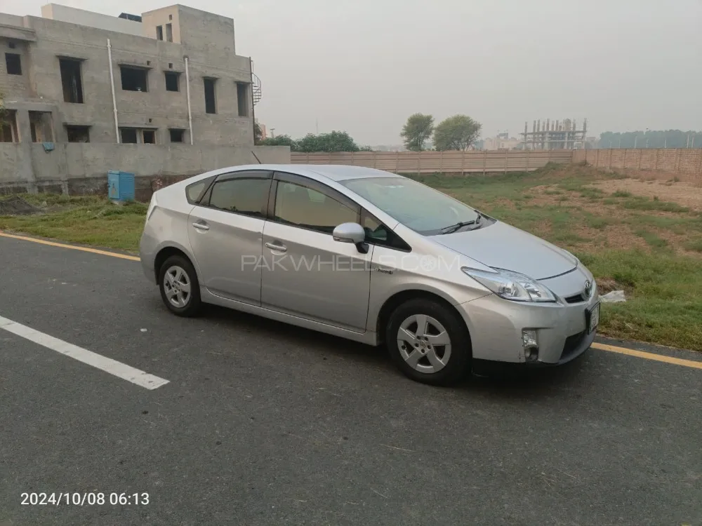Toyota Prius 2011 for Sale in Lahore Image-1