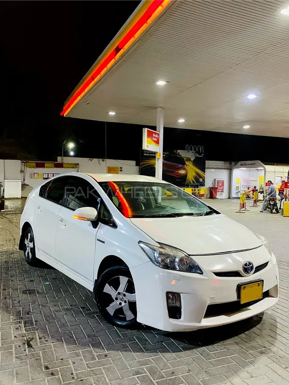 Toyota Prius 2011 for Sale in Karachi Image-1