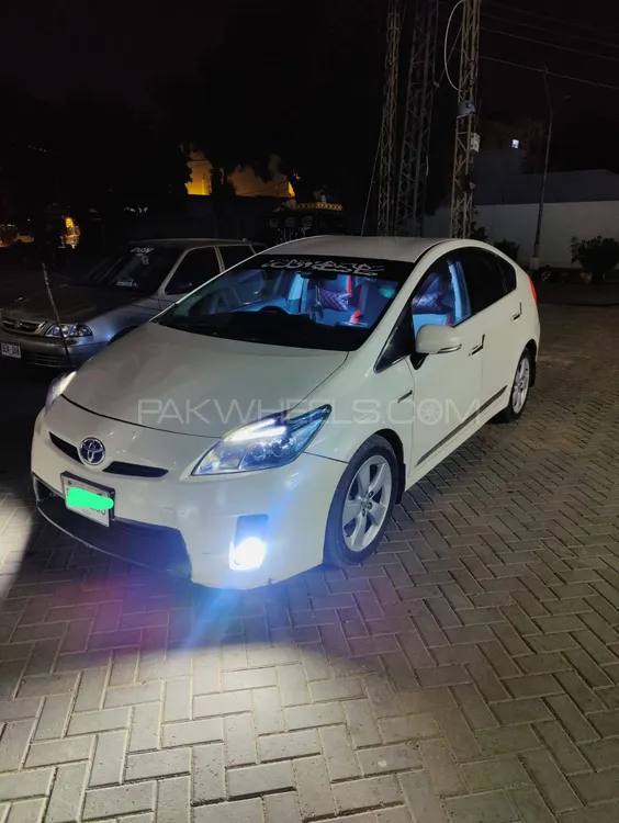 Toyota Prius 2011 for Sale in Hyderabad Image-1