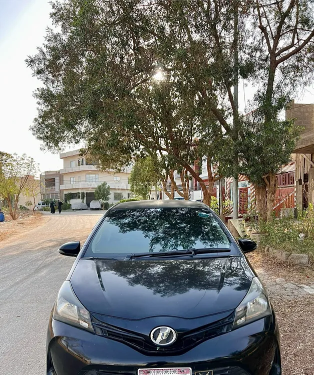 Toyota Vitz 2014 for Sale in Karachi Image-1