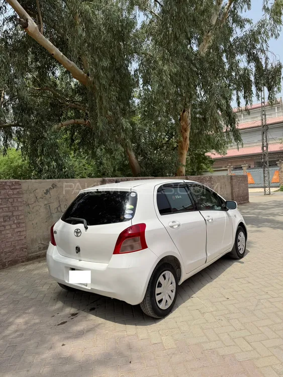 Toyota Vitz 2005 for Sale in D.G.Khan Image-1