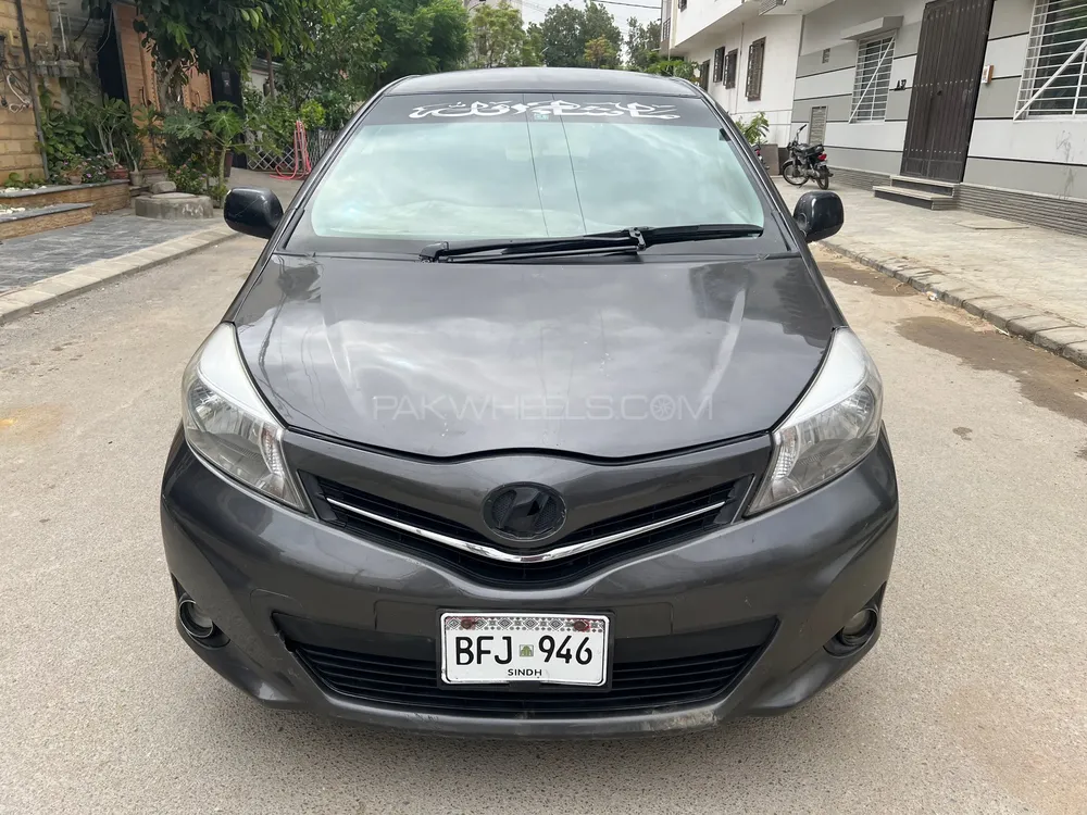 Toyota Vitz 2012 for Sale in Karachi Image-1