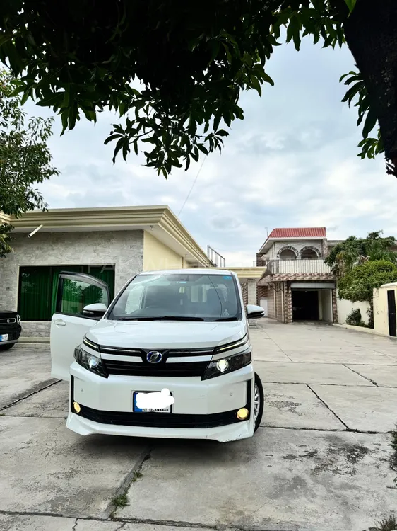 Toyota Voxy 2015 for Sale in Taxila Image-1