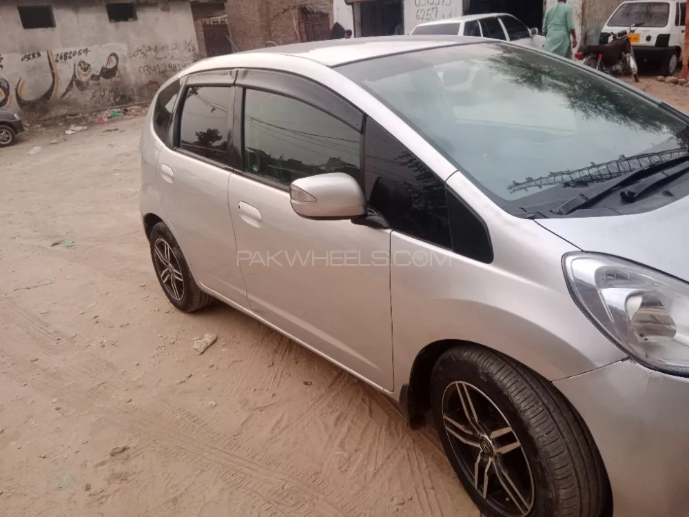Honda Fit 2011 for Sale in Karachi Image-1