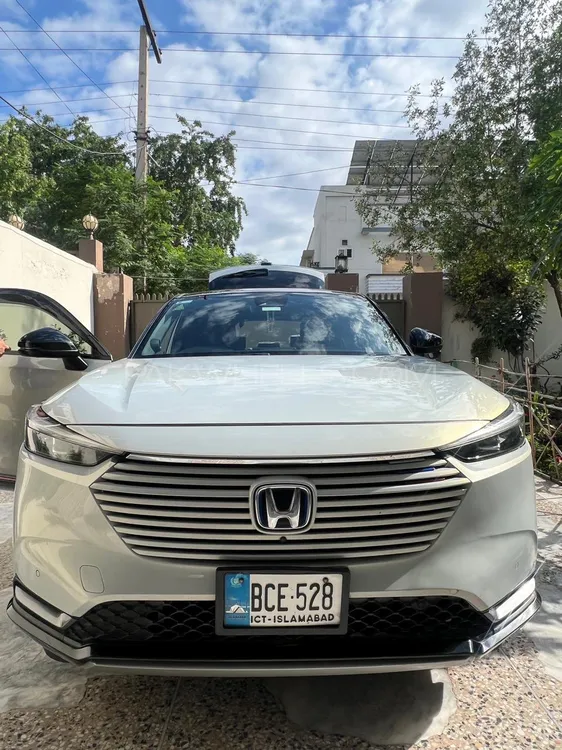 Honda Vezel 2022 for Sale in Peshawar Image-1