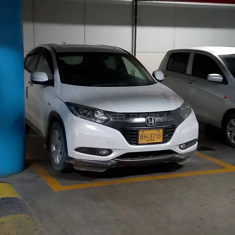 Honda Vezel 2015 for Sale in Karachi Image-1