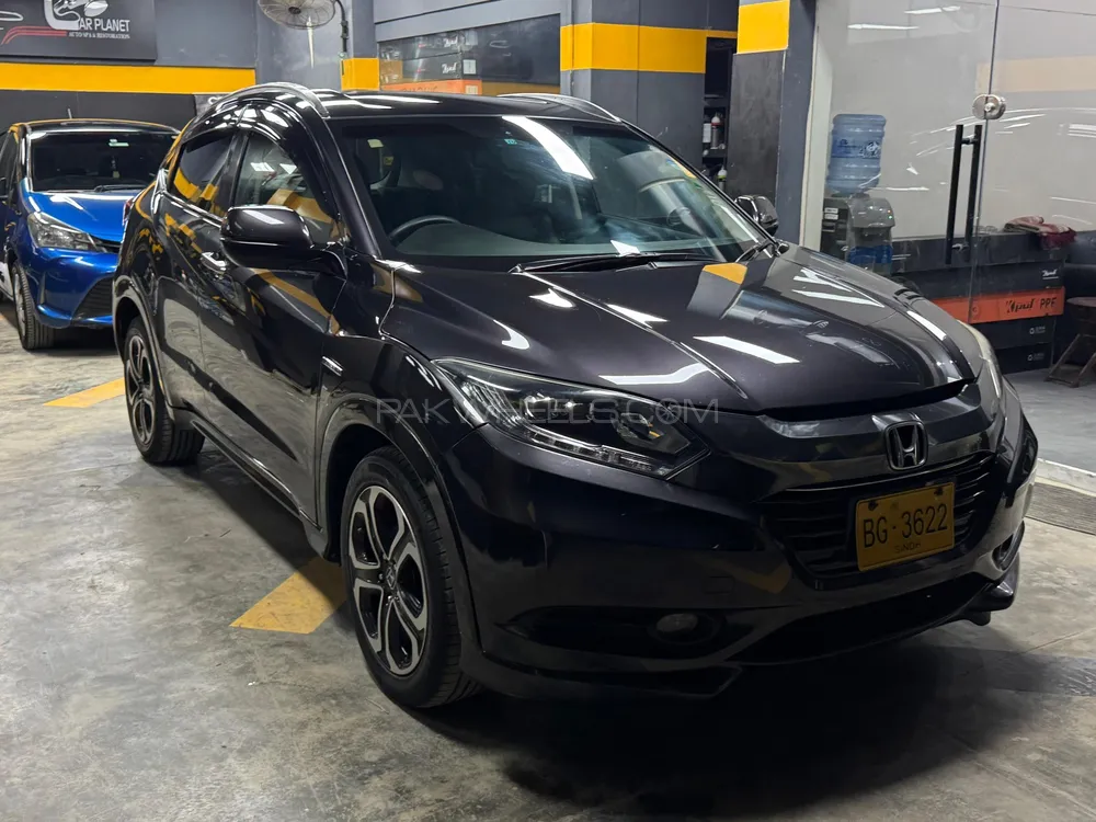 Honda Vezel 2014 for Sale in Karachi Image-1