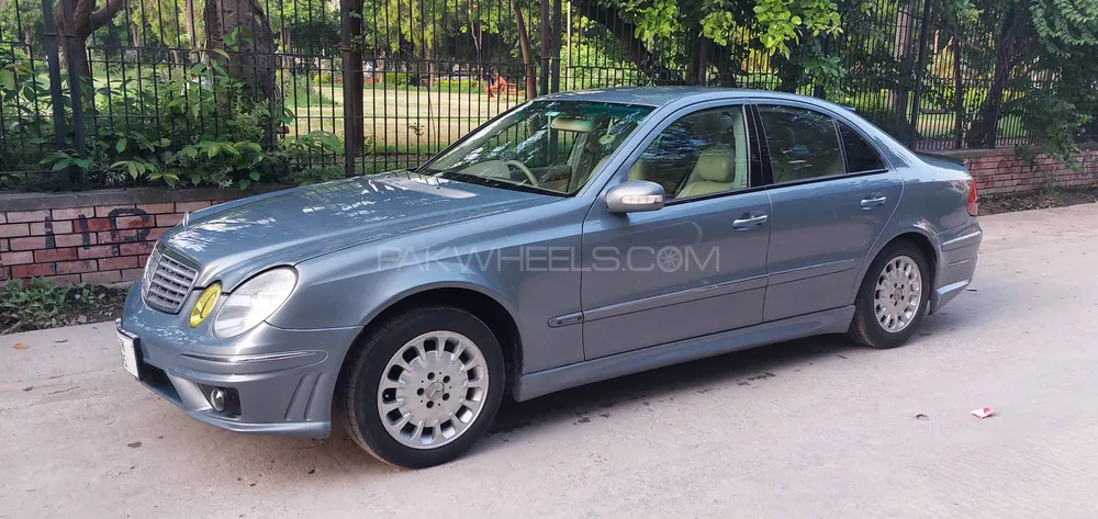 Mercedes Benz E Class 2004 for Sale in Rawalpindi Image-1