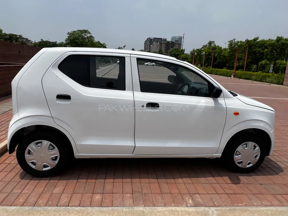Suzuki Alto 2024 for Sale in Peshawar Image-1