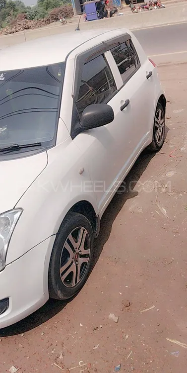 Suzuki Swift 2011 for Sale in Lahore Image-1