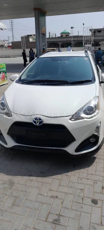 Toyota Aqua 2015 for Sale in Peshawar Image-1