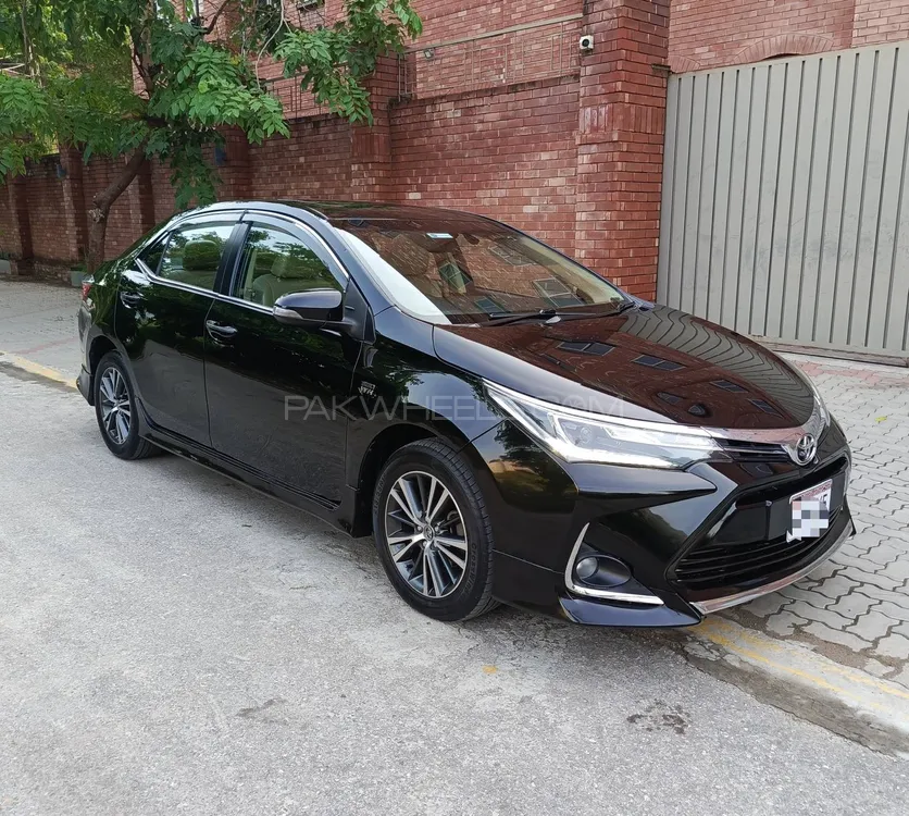 Toyota Corolla 2019 for Sale in Lahore Image-1