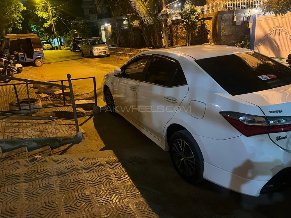 Toyota Corolla 2021 for Sale in Karachi Image-1