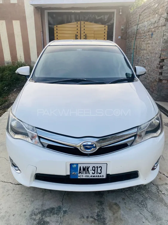 Toyota Corolla Axio 2014 for Sale in Topi Image-1