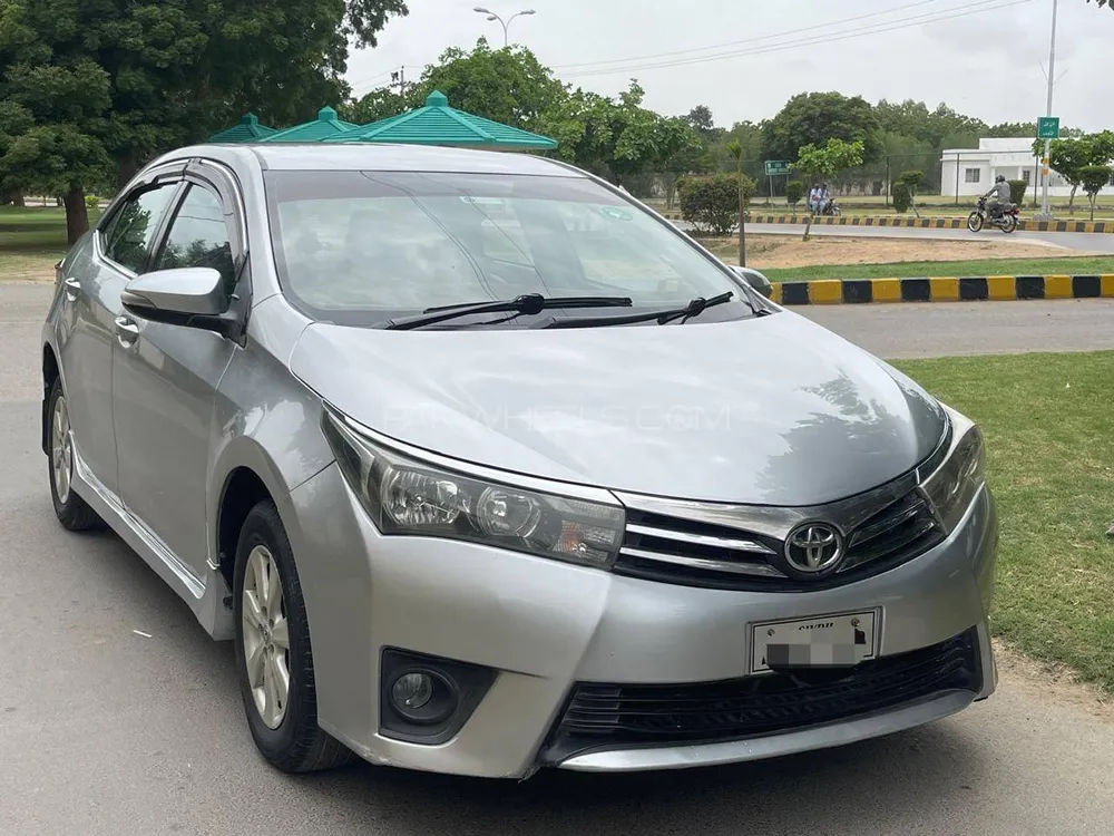 Toyota Corolla 2015 for Sale in Karachi Image-1