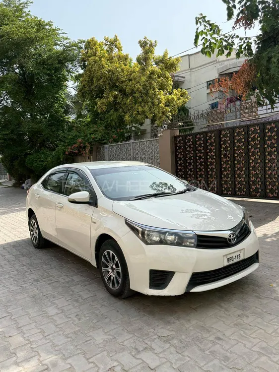 Toyota Corolla 2016 for Sale in Multan Image-1
