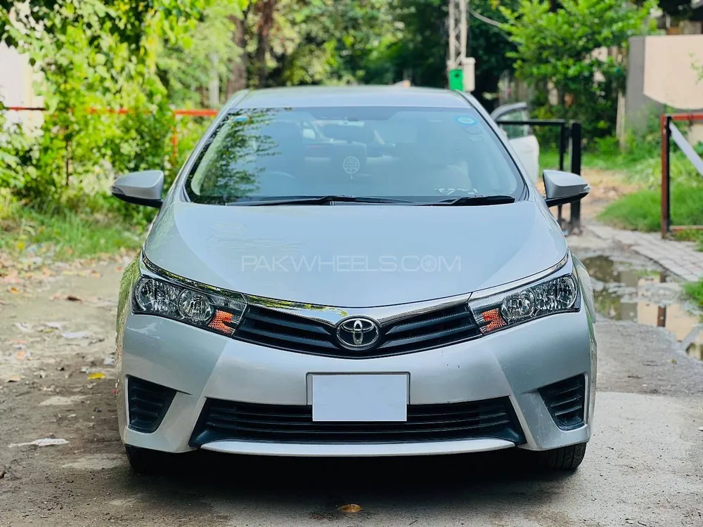 Toyota Corolla 2017 for Sale in Lahore Image-1