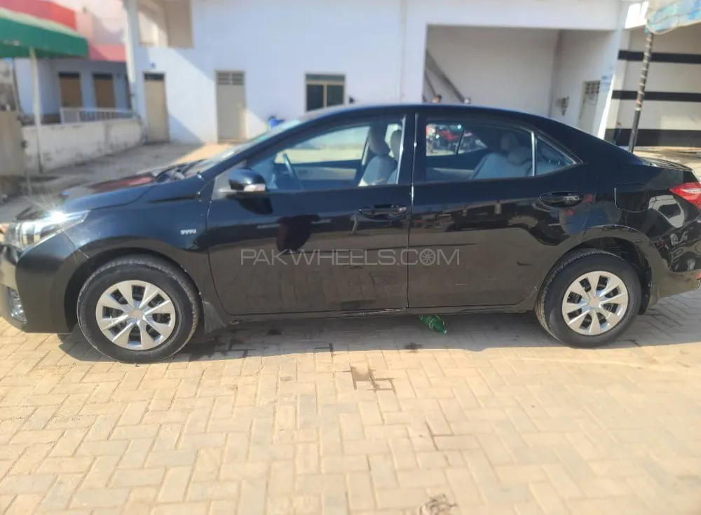 Toyota Corolla 2015 for Sale in Vehari Image-1