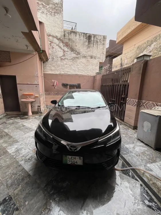 Toyota Corolla 2015 for Sale in Lahore Image-1