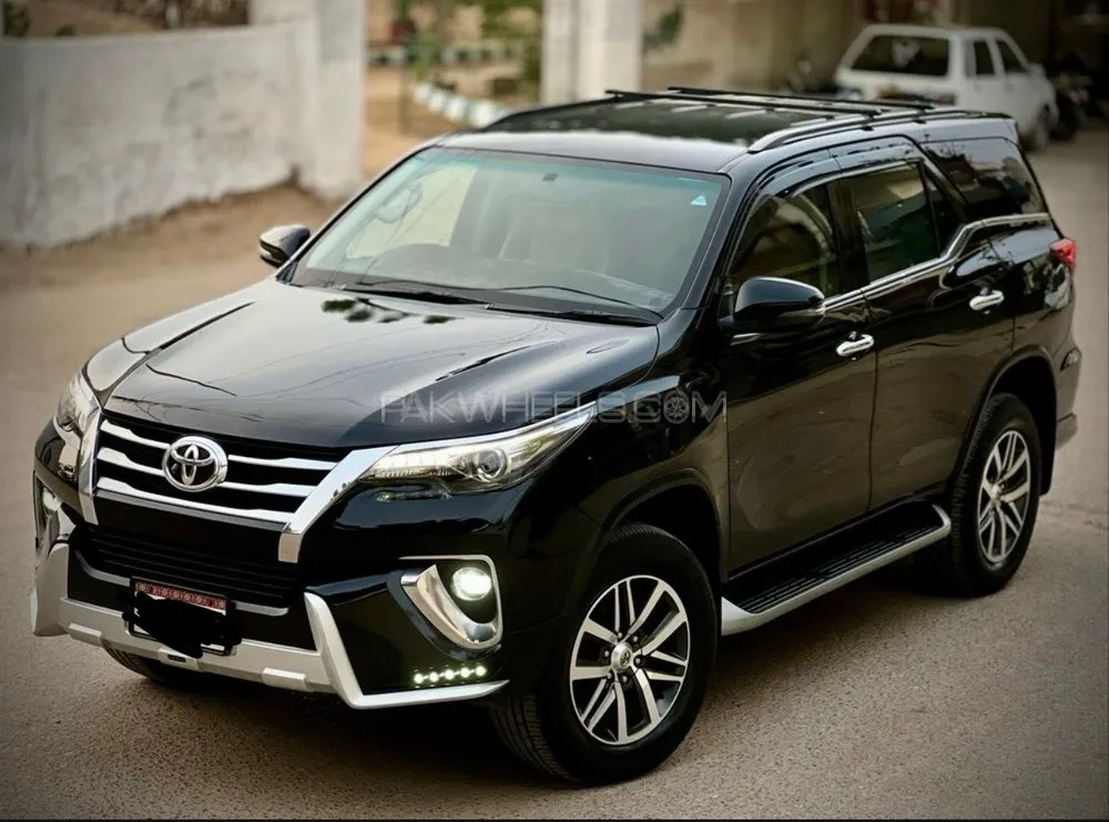 Toyota Fortuner 2018 for Sale in Karachi Image-1