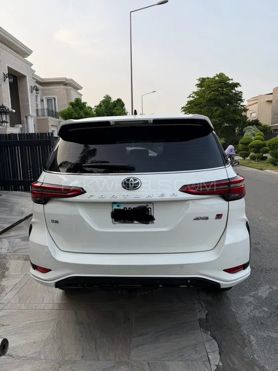 Toyota Fortuner 2024 for Sale in Lahore Toyota Fortuner 2024 for Sale in Lahore Image-10