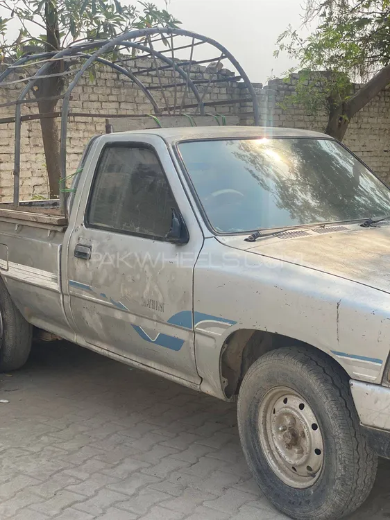 Toyota Hilux 1993 for Sale in Peshawar Toyota Hilux 1993 for Sale in Peshawar Image-3