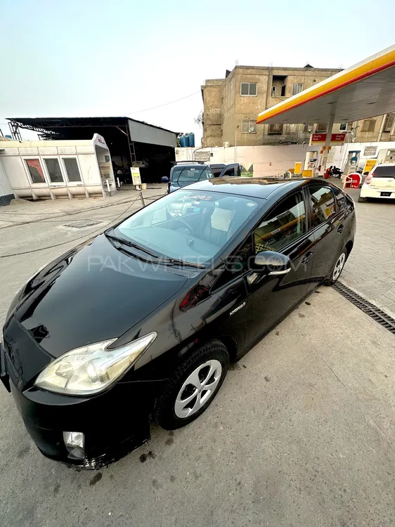 Toyota Prius 2010 for Sale in Peshawar Image-1