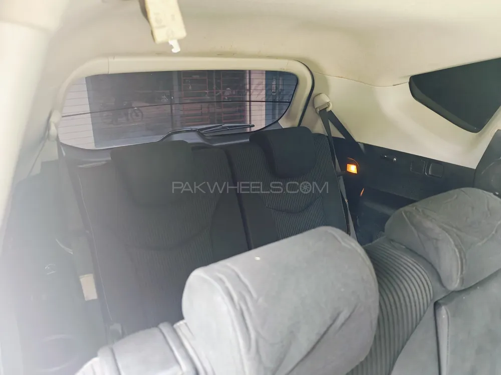 Toyota Prius Alpha 2015 for Sale in Islamabad Image-1