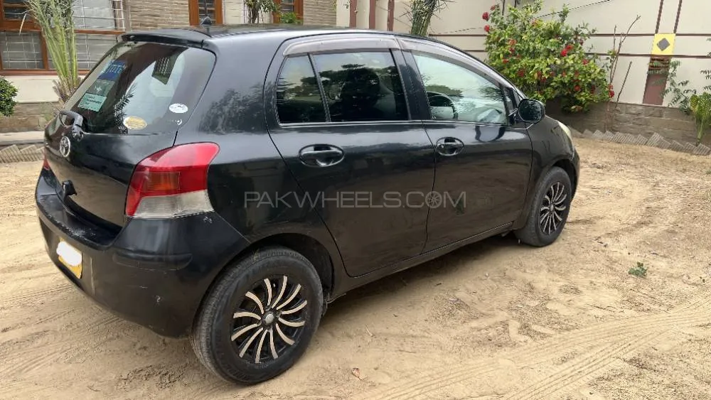 Toyota Vitz 2009 for Sale in Karachi Image-1