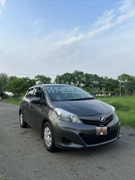 Toyota Vitz 2016 for Sale in Gujrat Image-1