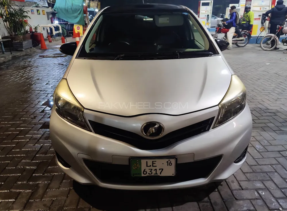 Toyota Vitz 2012 for Sale in Lahore Image-1