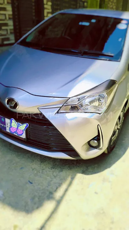 Toyota Vitz 2017 for Sale in Peshawar Image-1