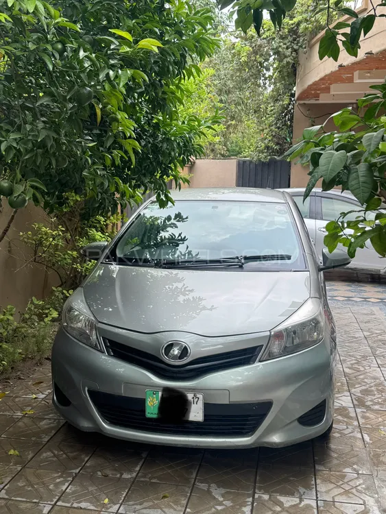 Toyota Vitz 2013 for Sale in Lahore Image-1