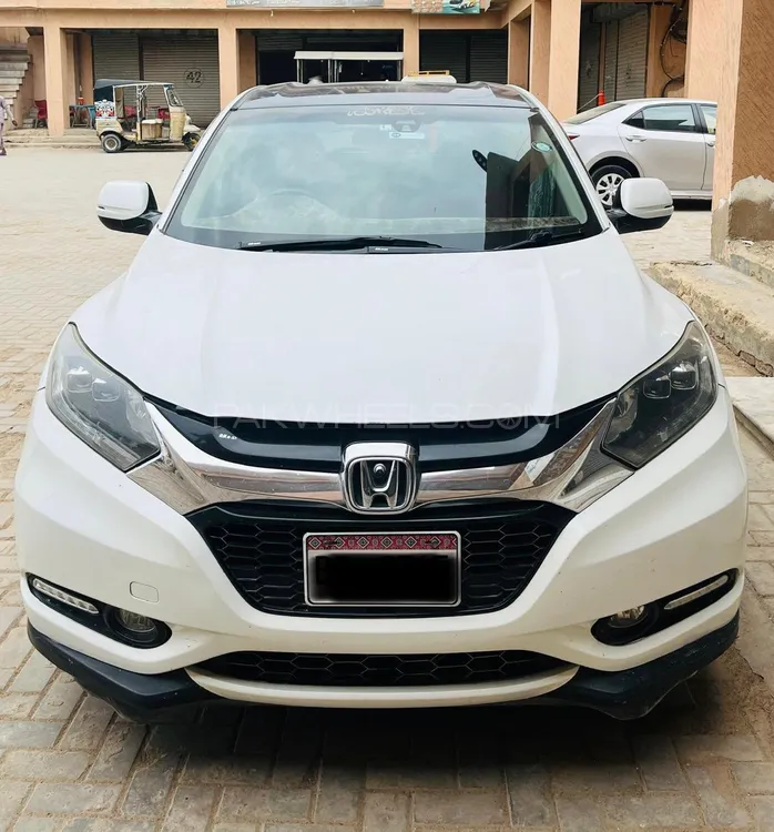 Honda Vezel 2013 for Sale in Karachi Image-1