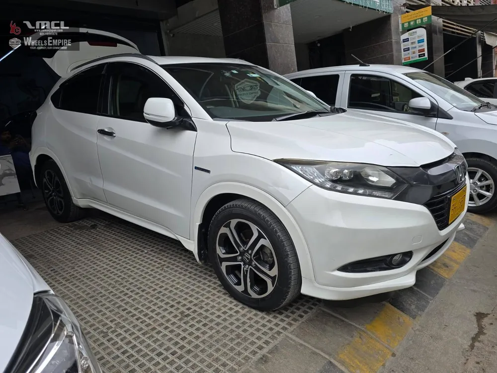 Honda Vezel 2014 for Sale in Karachi Image-1
