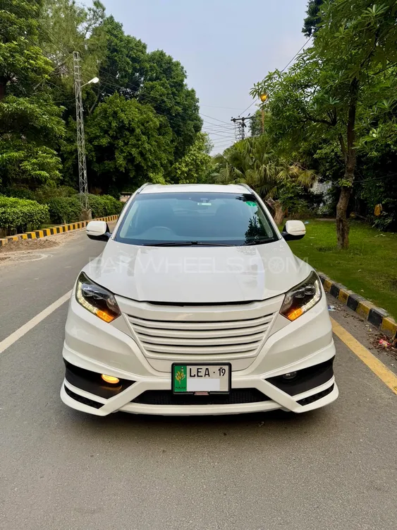 Honda Vezel 2014 for Sale in Lahore Image-1