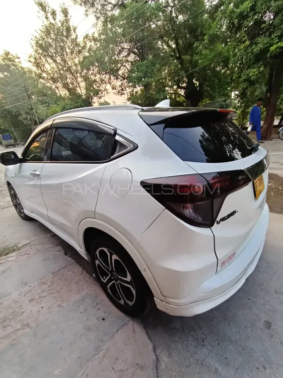 Honda Vezel 2015 for Sale in Bahawalpur Image-1