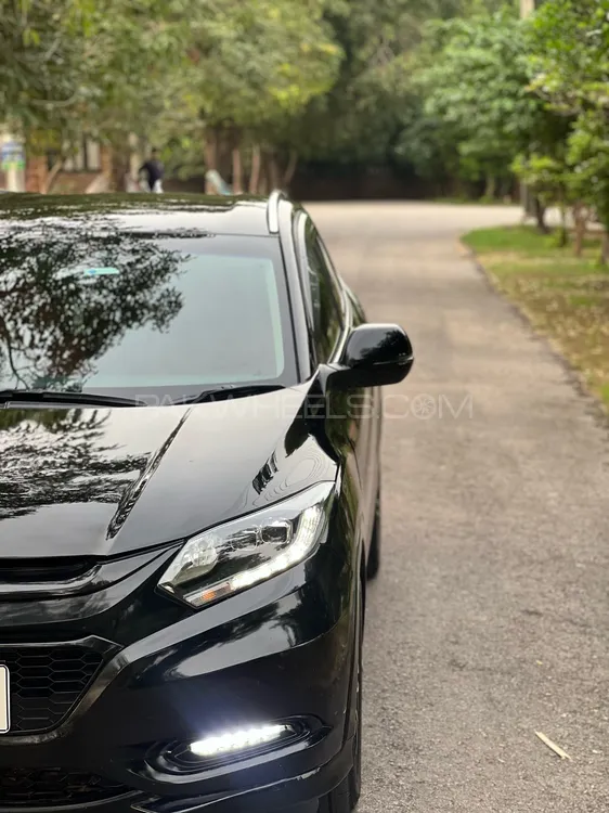 Honda Vezel 2014 for Sale in Lahore Image-1