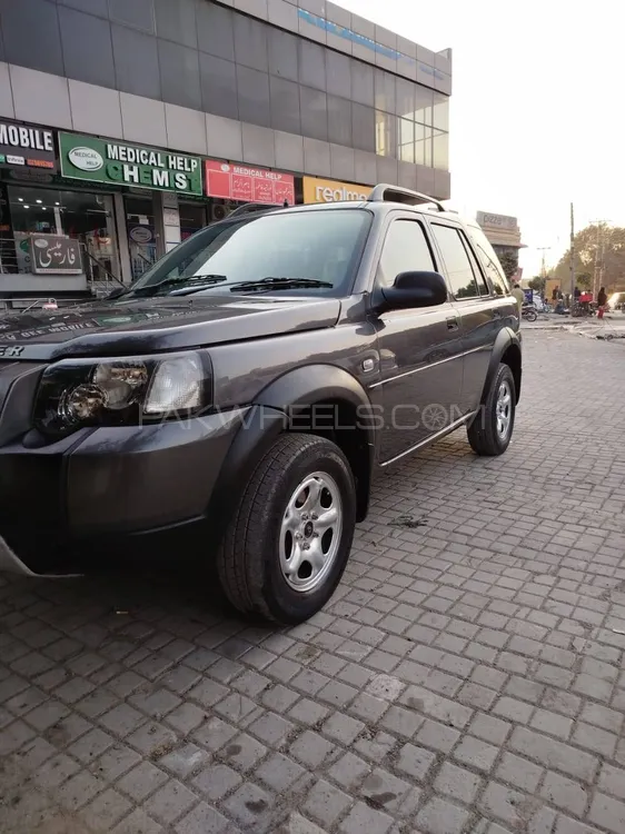 Land Rover Defender 2005 for Sale in Wah cantt Image-1
